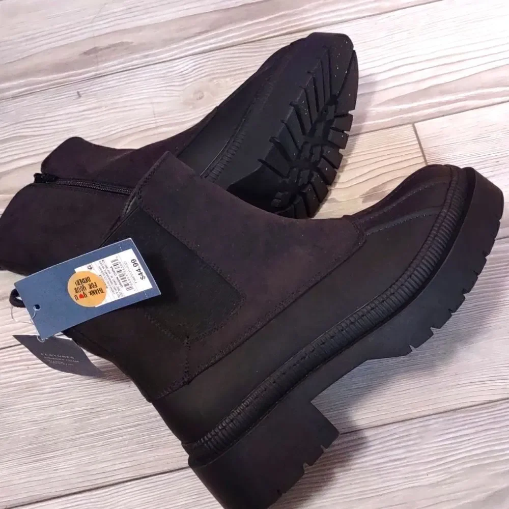 (70-4538)  Universal Thread Ella Boots Size 10